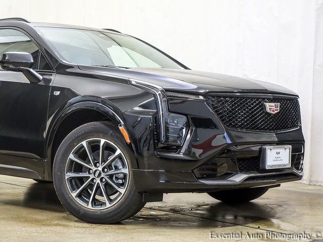 2025 Cadillac XT4 Sport