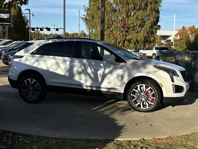 2025 Cadillac XT5 Sport