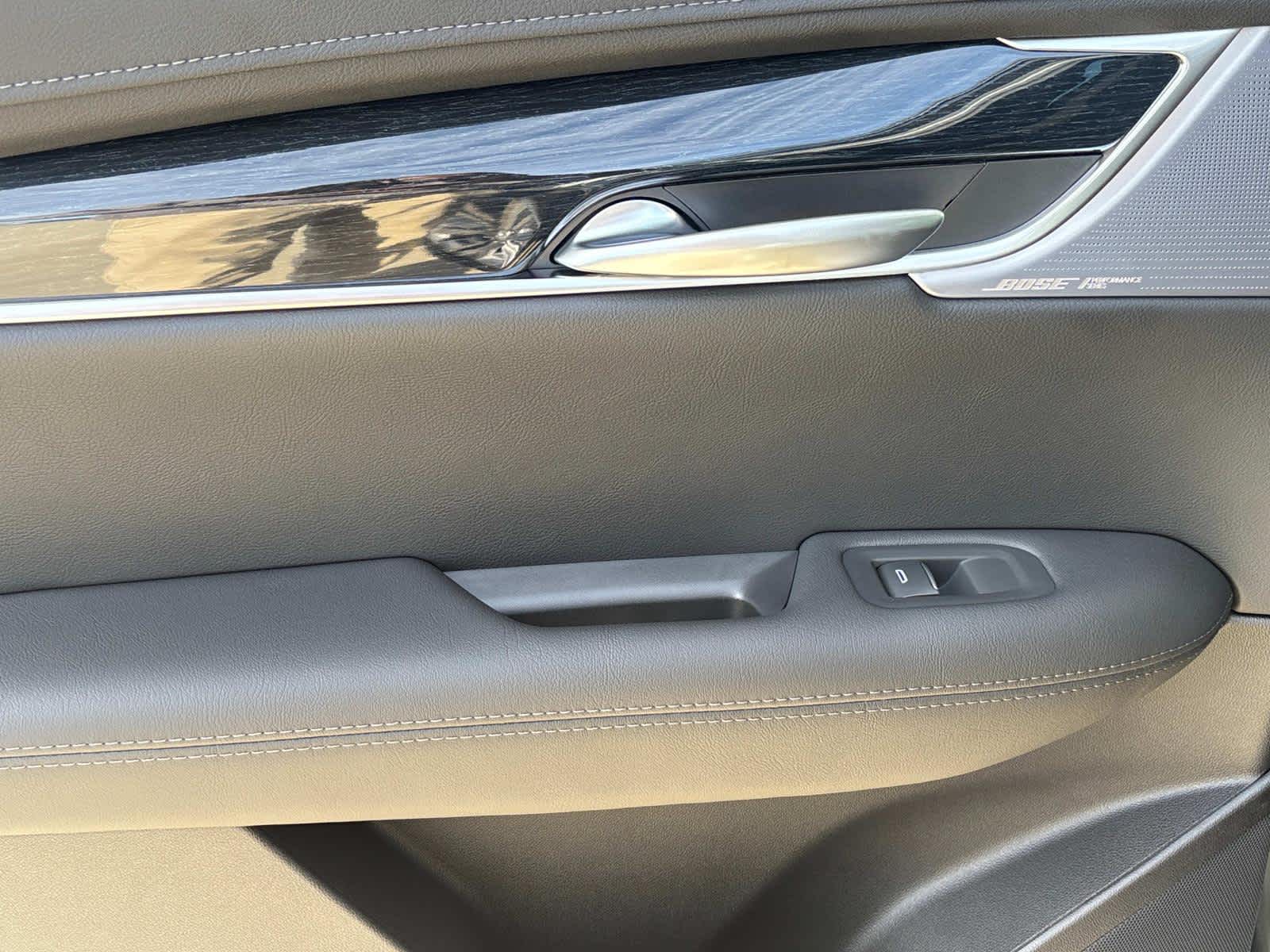 Vehicle image 28 of 54