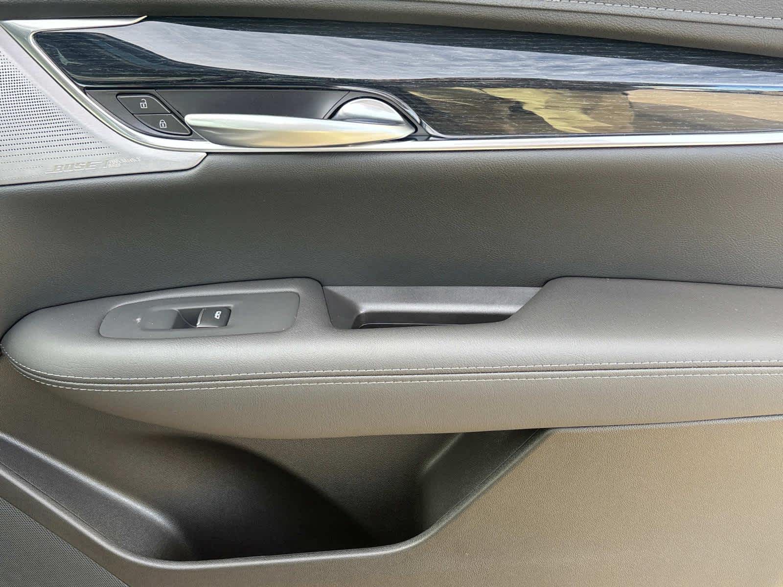 Vehicle image 43 of 54