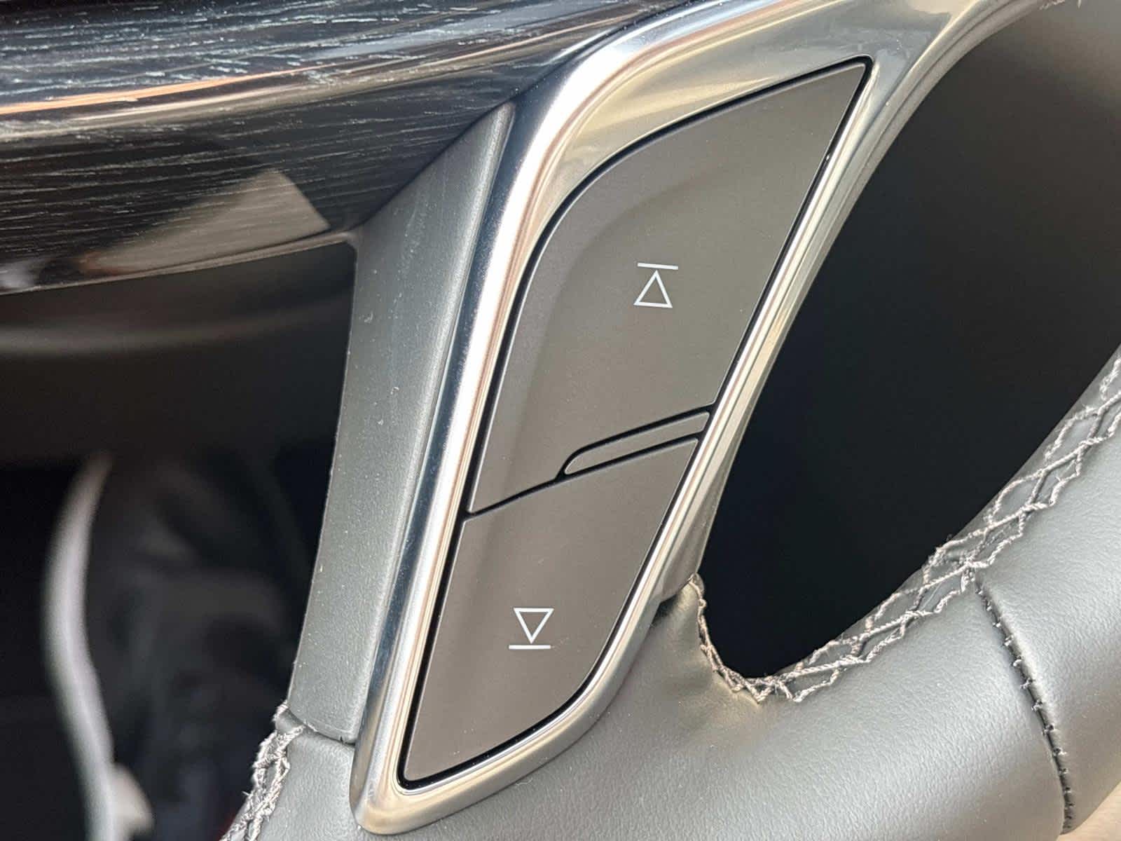Vehicle image 21 of 54