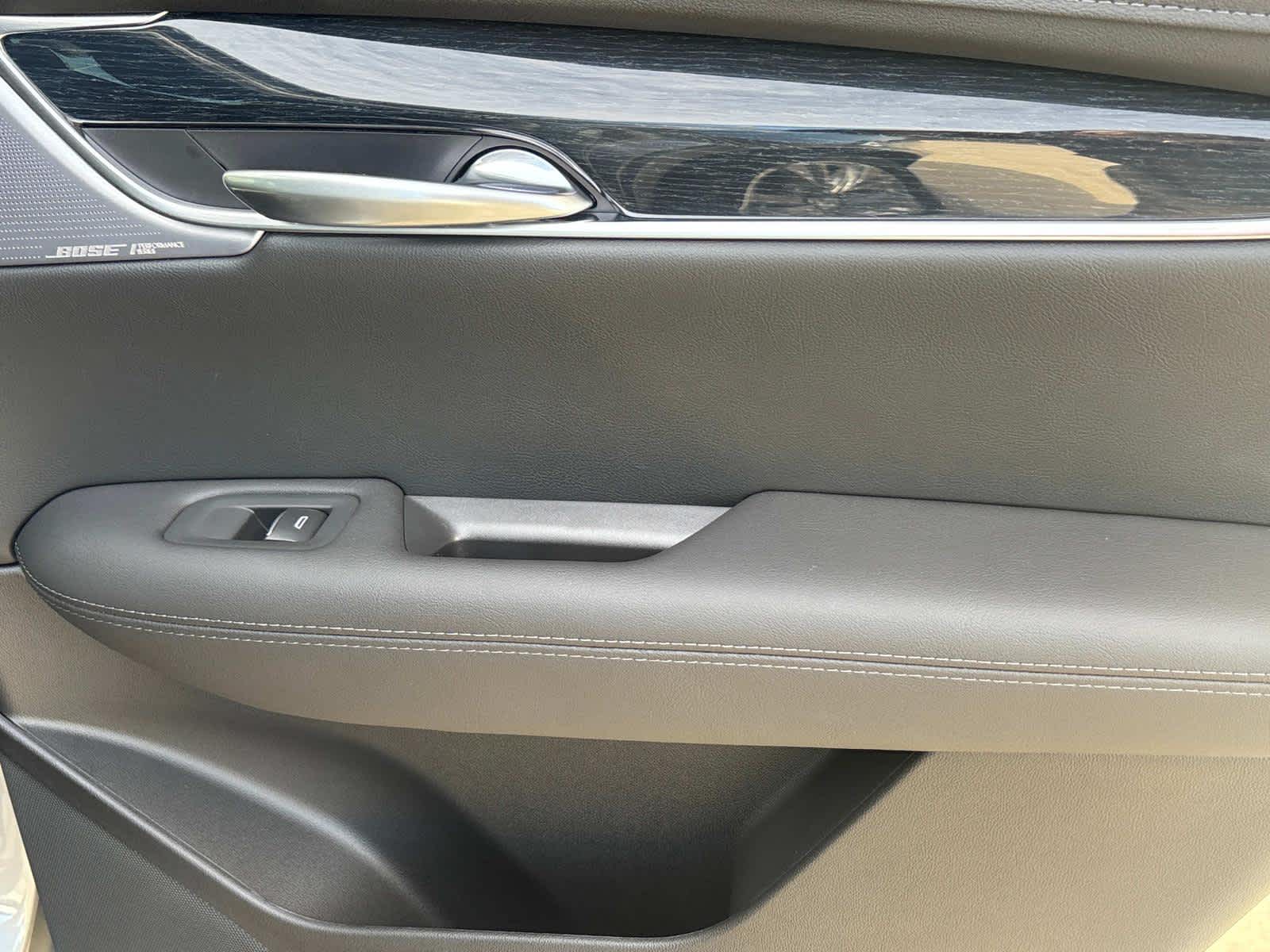 Vehicle image 40 of 54