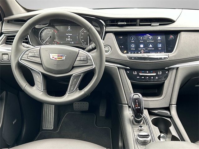 2025 Cadillac XT5 Luxury