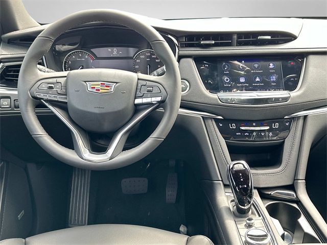 2025 Cadillac XT6 AWD Luxury