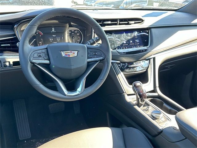 2025 Cadillac XT6 AWD Luxury