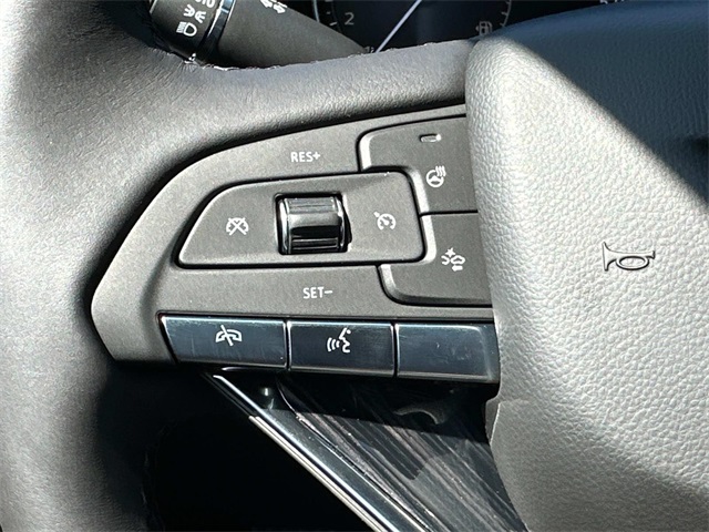 Vehicle image 7 of 18