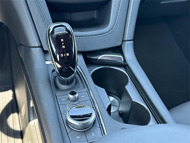 Vehicle image 4 of 18