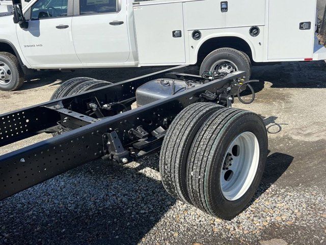 2025 Chevrolet 5500 XD LCF Diesel Base