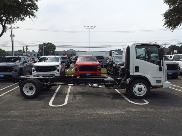 2025 Chevrolet 5500 XG LCF Gas Base