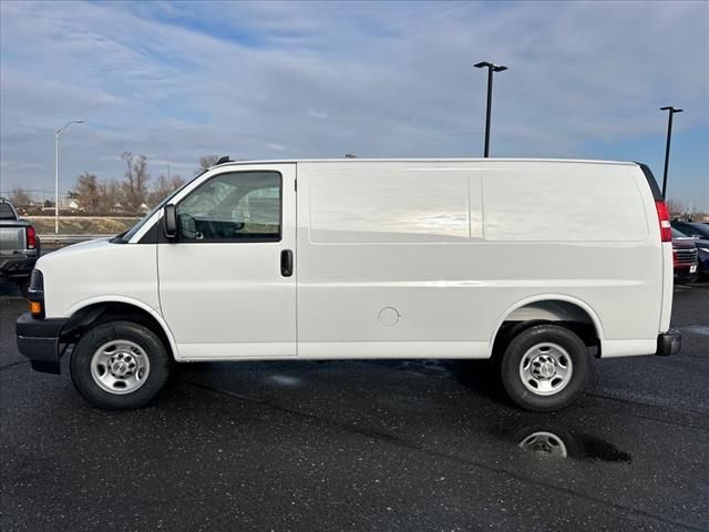 2025 Chevrolet Express Base