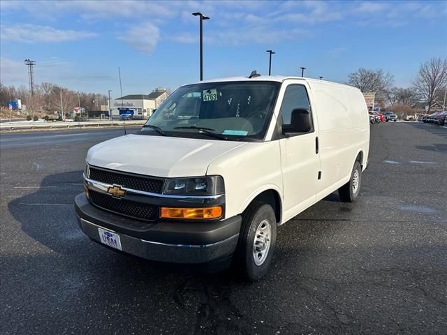 2025 Chevrolet Express Base