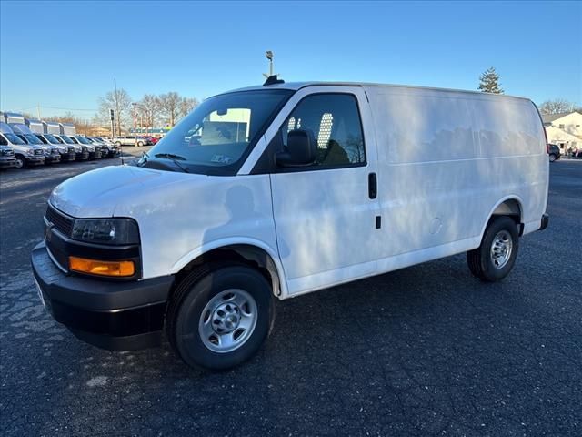 2025 Chevrolet Express Base