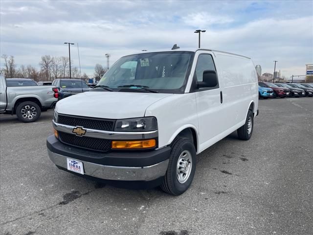 2025 Chevrolet Express Base