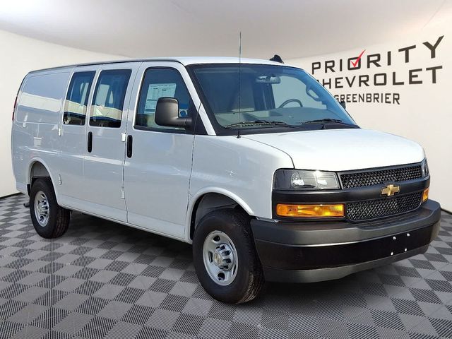 2025 Chevrolet Express Base