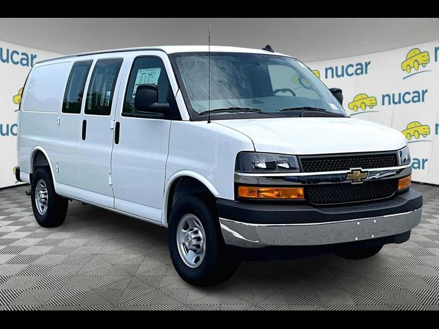 2025 Chevrolet Express Base