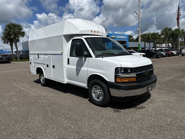 2025 Chevrolet Express Base