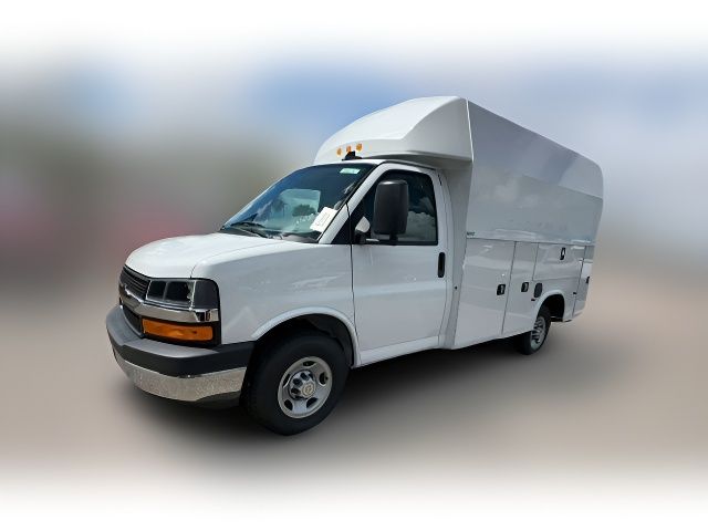 2025 Chevrolet Express Base
