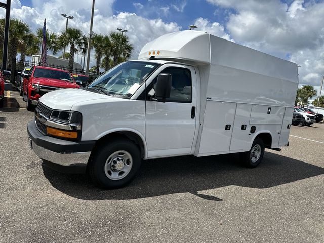 2025 Chevrolet Express Base