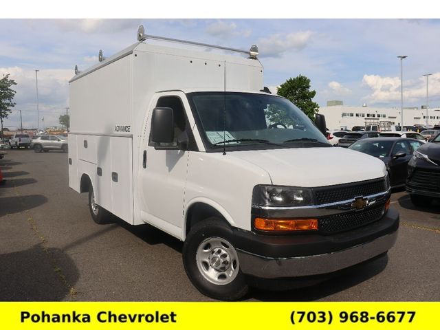 2025 Chevrolet Express Base
