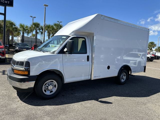 2025 Chevrolet Express Base