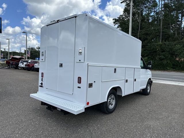 2025 Chevrolet Express Base