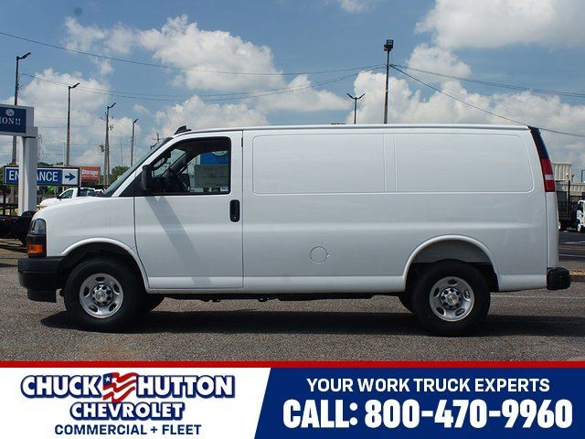 2025 Chevrolet Express Base
