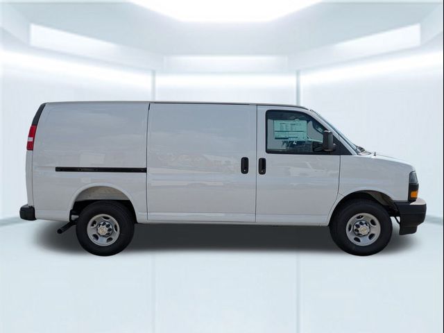 2025 Chevrolet Express Base