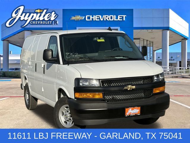 2025 Chevrolet Express Base