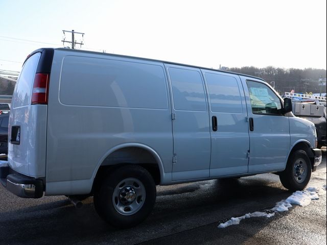 2025 Chevrolet Express Base