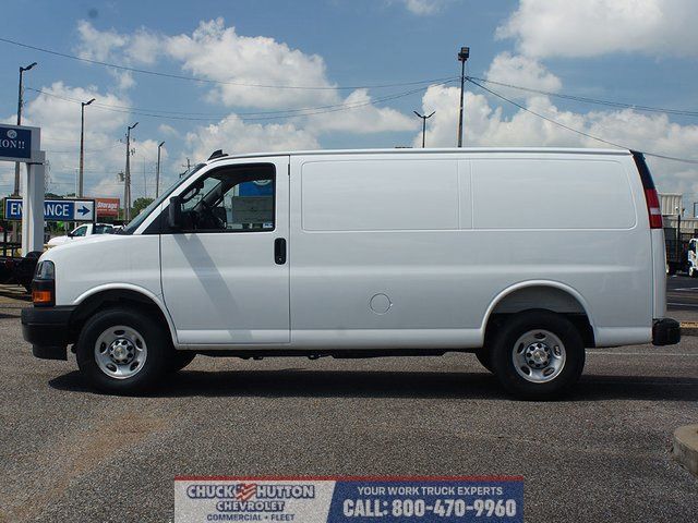 2025 Chevrolet Express Base