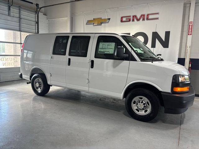 2025 Chevrolet Express Base