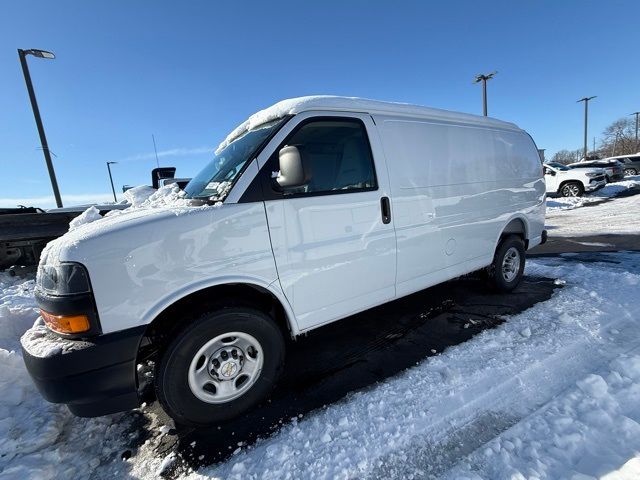 2025 Chevrolet Express Base