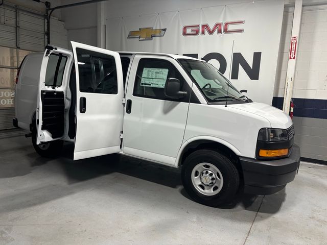 2025 Chevrolet Express Base