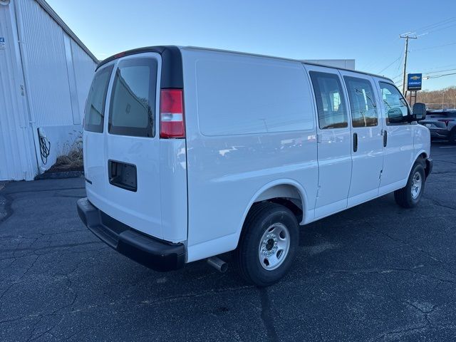 2025 Chevrolet Express Base