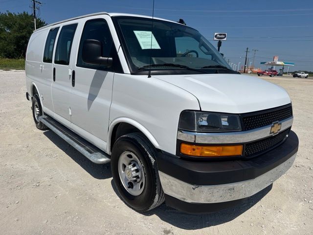2025 Chevrolet Express Base