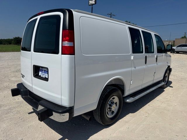 2025 Chevrolet Express Base