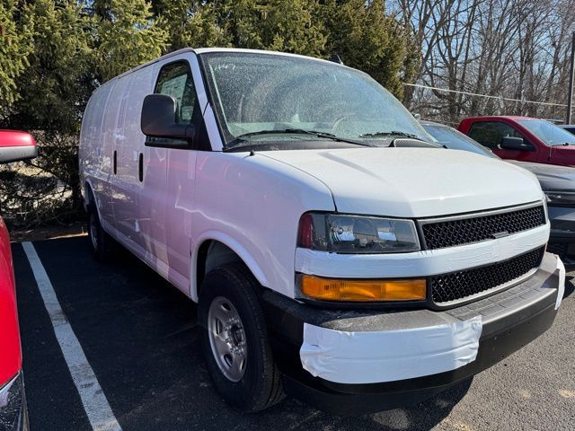 2025 Chevrolet Express Base