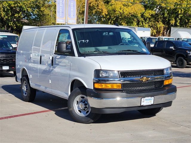 2025 Chevrolet Express Base