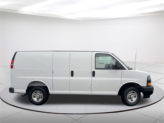 2025 Chevrolet Express Base