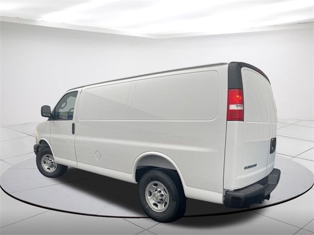 2025 Chevrolet Express Base