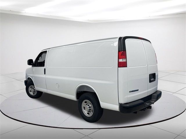 2025 Chevrolet Express Base