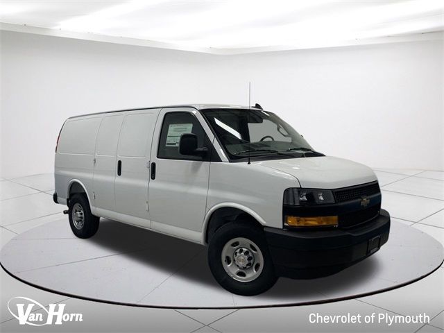 2025 Chevrolet Express Base