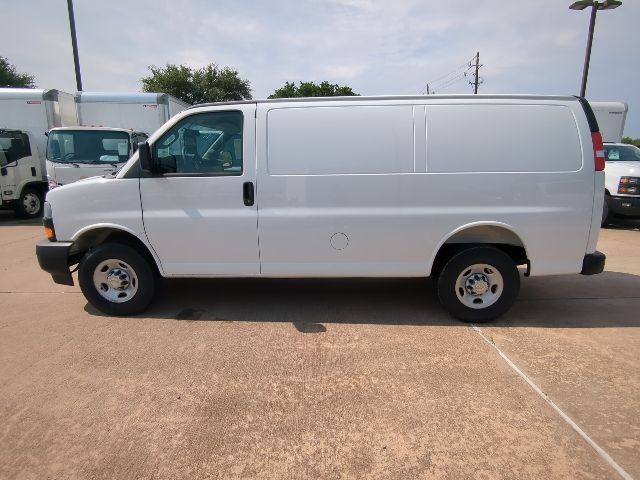 2025 Chevrolet Express Base