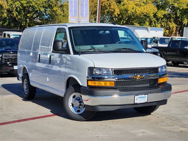 2025 Chevrolet Express Base