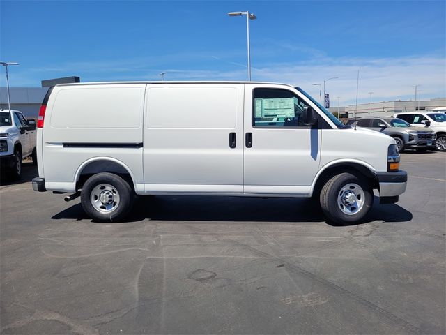 2025 Chevrolet Express Base