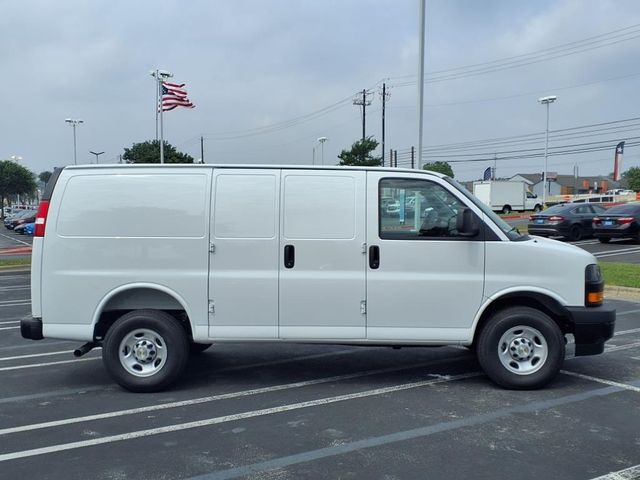 2025 Chevrolet Express Base