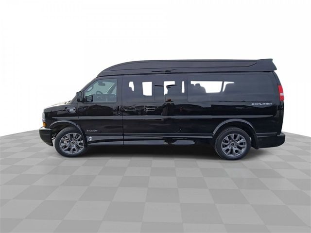 2025 Chevrolet Express Base