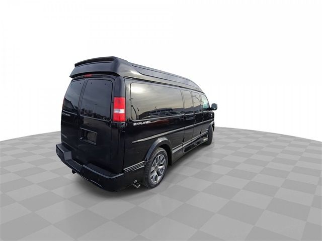 2025 Chevrolet Express Base