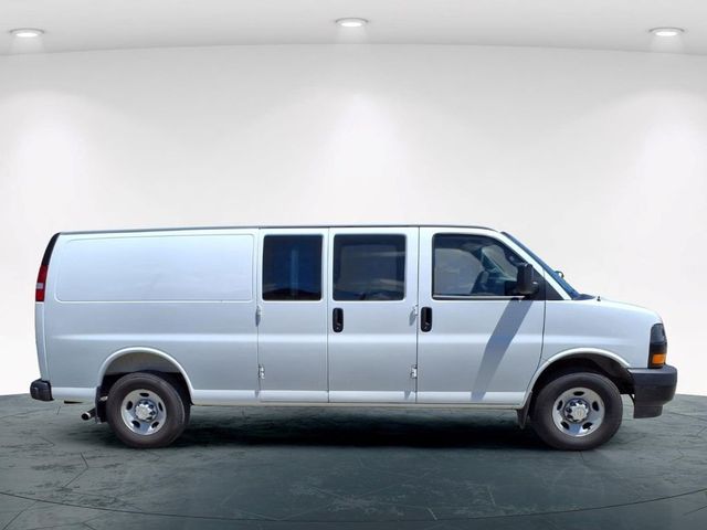 2025 Chevrolet Express Base