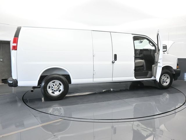 2025 Chevrolet Express Base